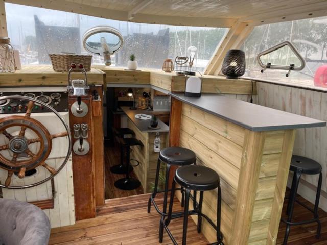 וויסטרהאם Exceptionnel Bateau Maison Reine Mathilde מראה חיצוני תמונה