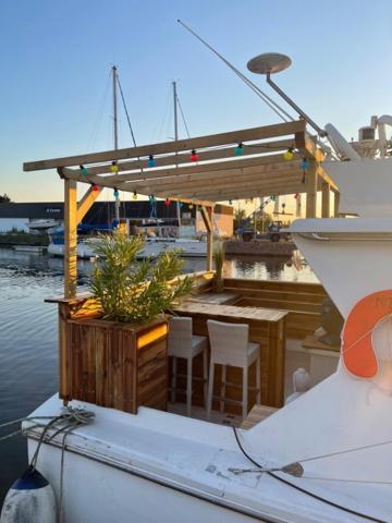 וויסטרהאם Exceptionnel Bateau Maison Reine Mathilde מראה חיצוני תמונה